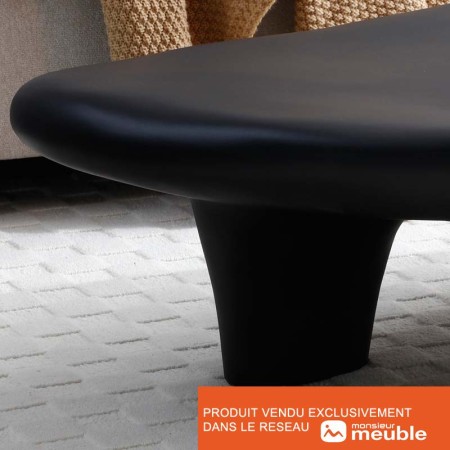 table basse salon zanzibar en fibre de verre noir design organique detail pied